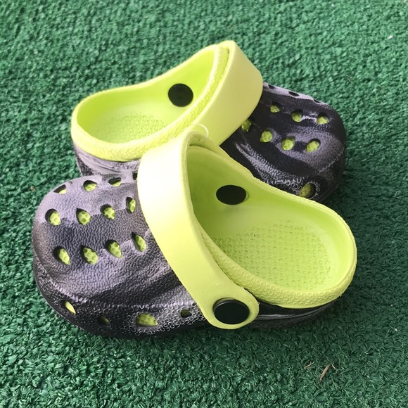 Capelli New York Crib Crocs size 5 - Picture 2 of 4